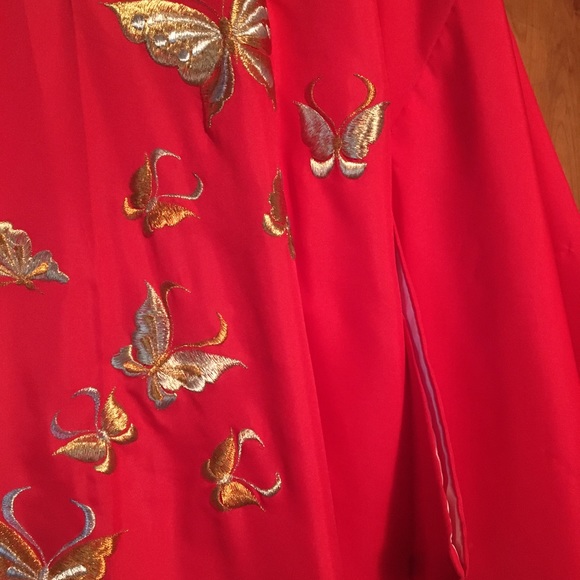 Vintage Embroidered Robe - Picture 5 of 7